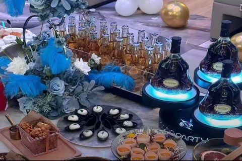 鹤岗娱乐会所招聘人生不分早晚.努力不分年纪